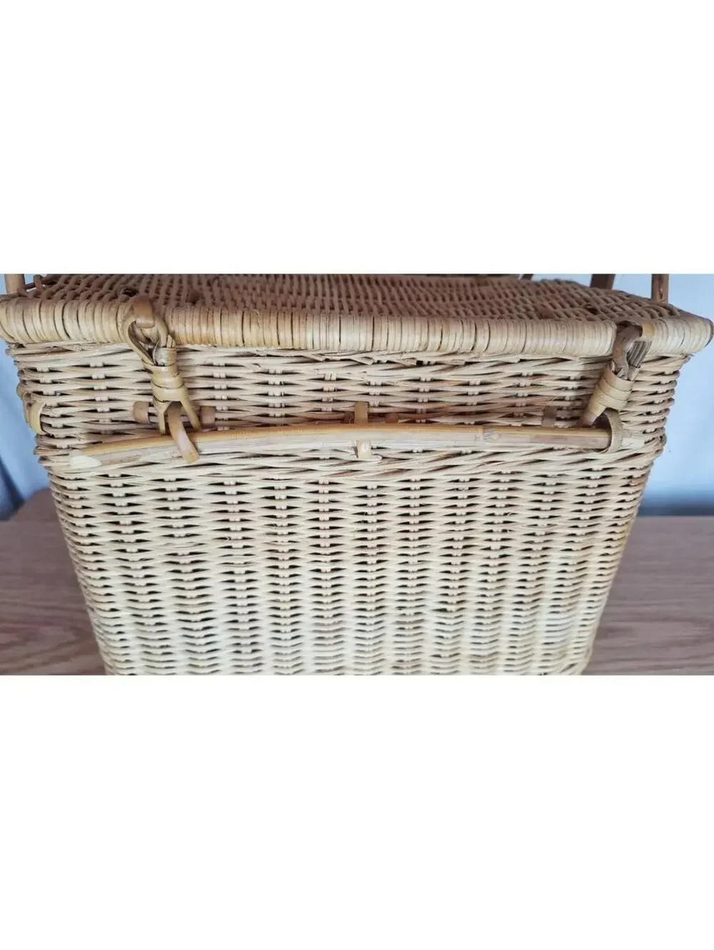 1960’s VTG Camping Wicker Picnic Basket with Double Wine Bottle Holder MCM